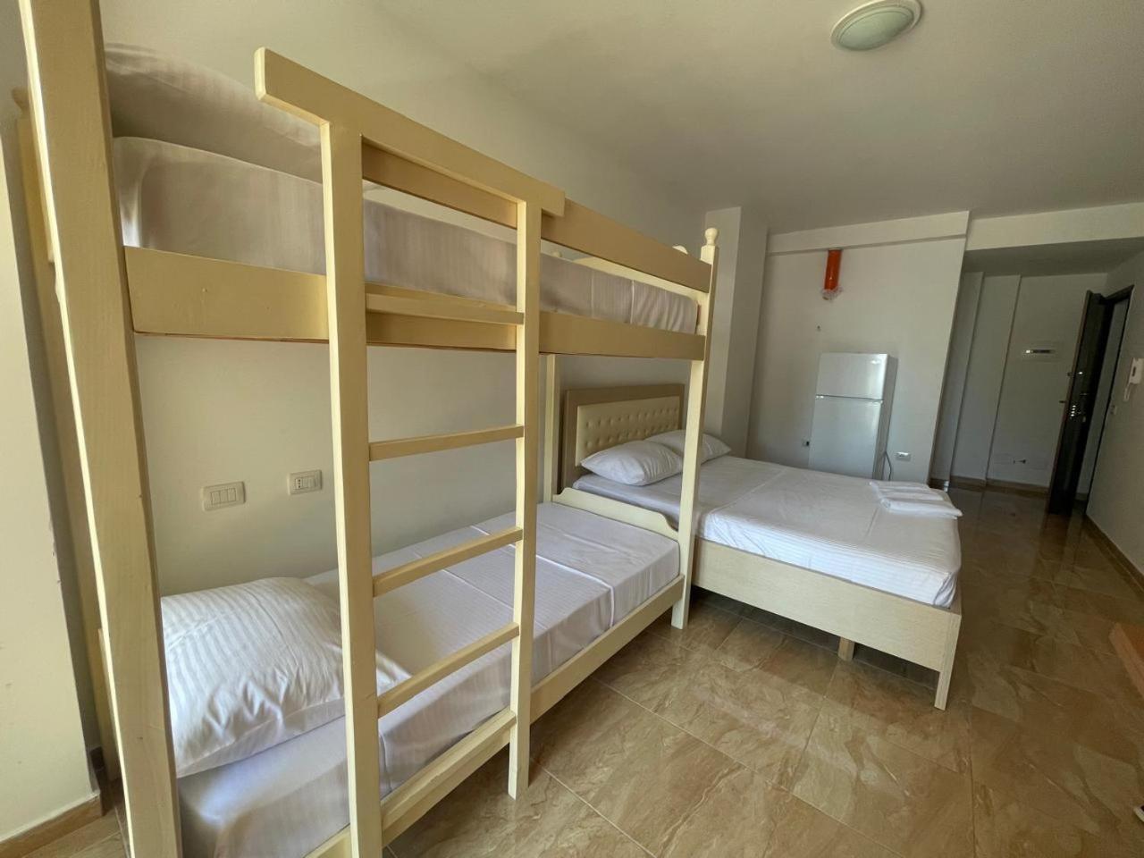 Low Cost Banesa Kosovare Shengjin Luaran gambar